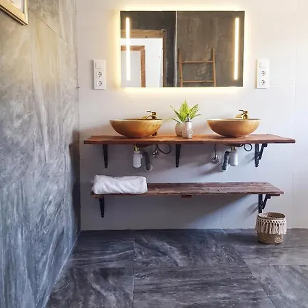 Charming El Vendrell: Mediterranean Poolside Retreat Villa *