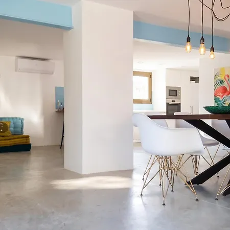 Charming In + Pool Villa El Vendrell