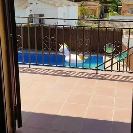Charming In + Pool إل فيندريل